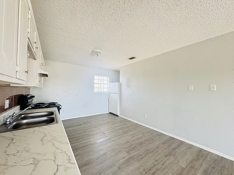 314 S 28th St #4 — Photo 7