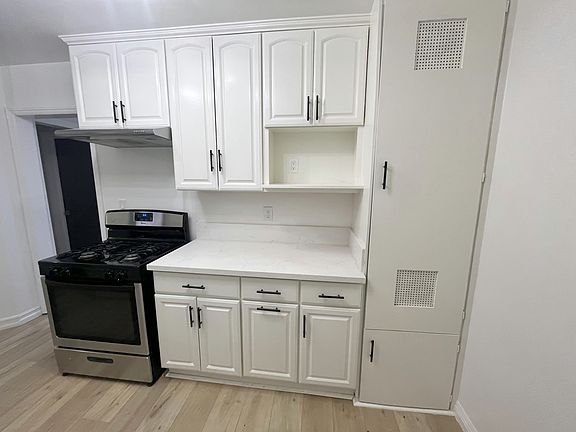 5th image of 5713 Case Ave Unit 1