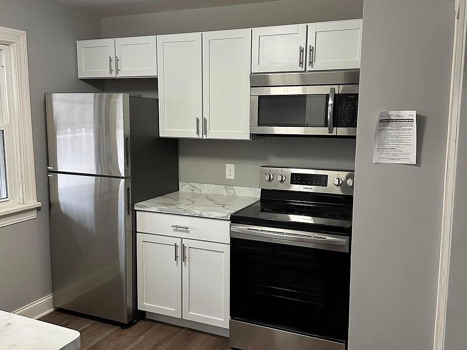 2nd image of 115 Albert Ave #2