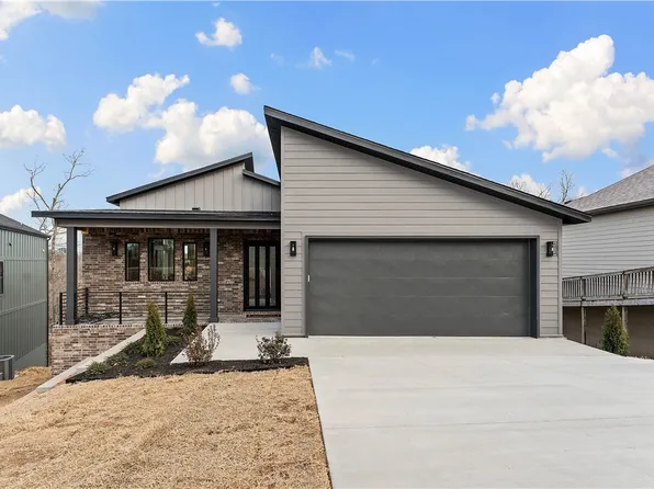 28 Reading Ln, Bella Vista, AR 72714