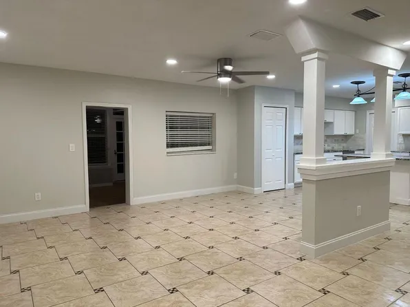 104 W Brentridge Dr Front 1, Brandon, FL 33511