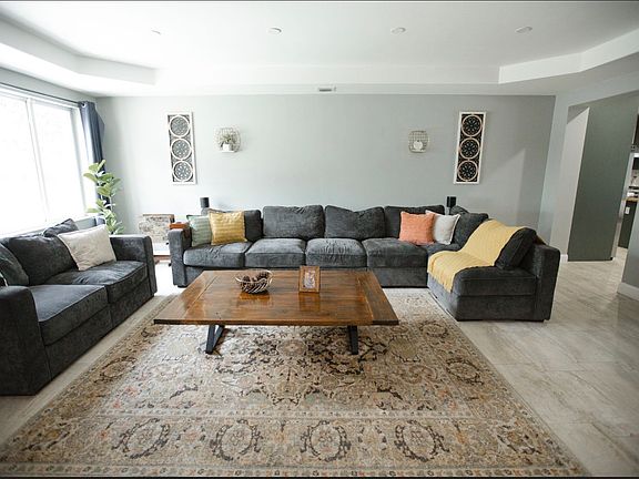 3rd image of 961 Plover Ave