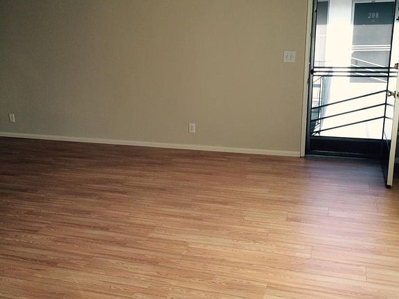 4th image of 501 E Live Oak Ave APT 212