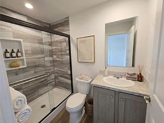 5th image of 515 Walleye Rd #205