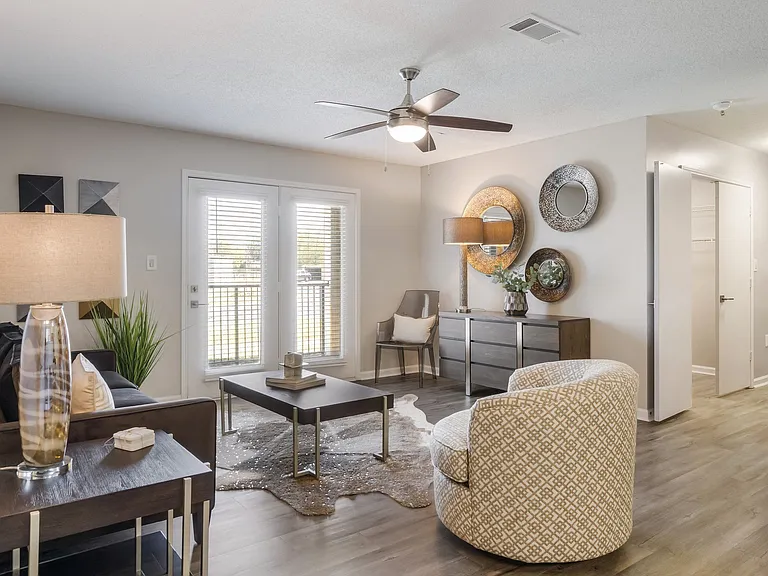 The Luxe of Southaven — Photo 11