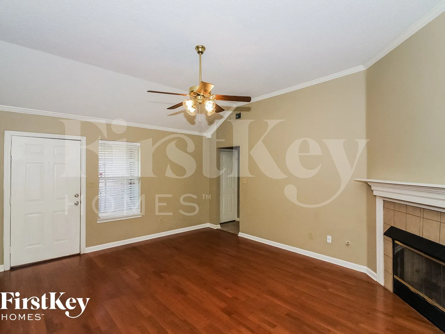 3 bed, 2.0 bath, 1194 sqft, $1,760 — Photo 2