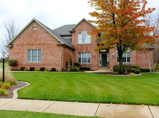 2201 W Pinnacle Dr, Dunlap, IL 61525