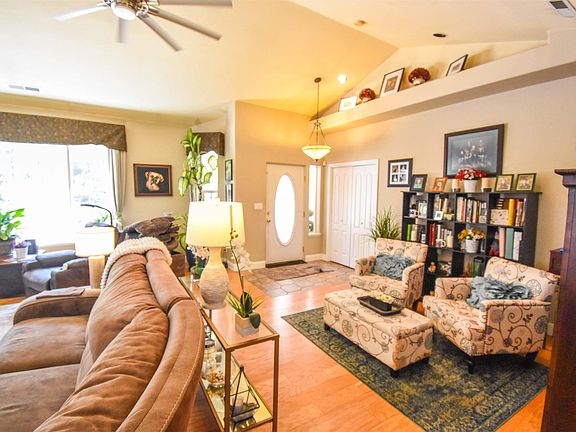 5th image of 19090 Canaan Ct