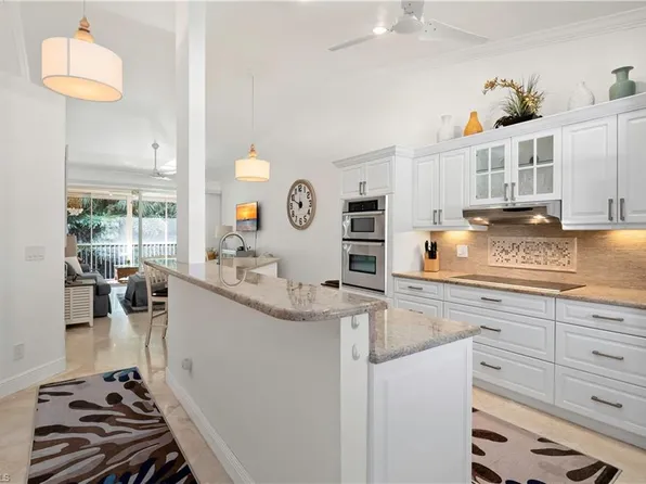 326 Bradstrom Cir 203F, Naples, FL 34113