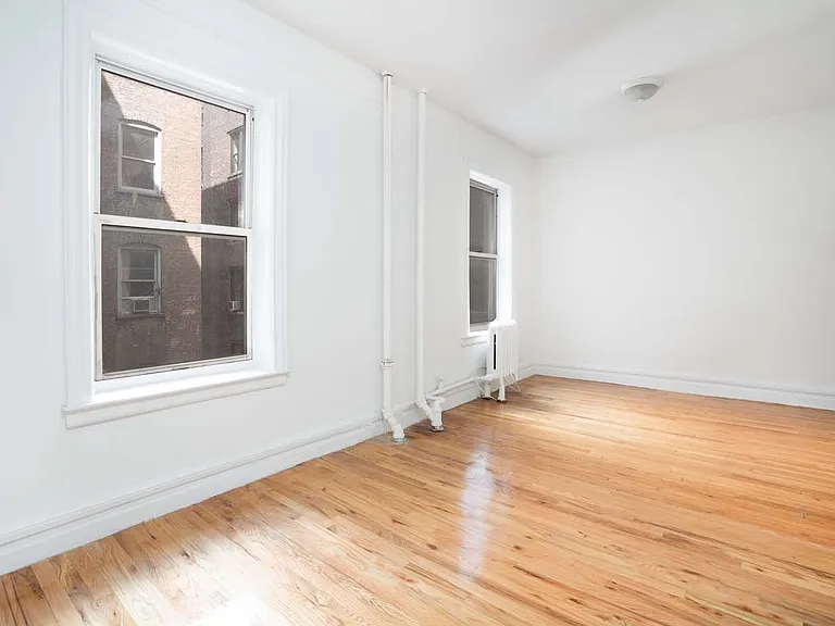 16 Old Broadway #4D — Photo 5