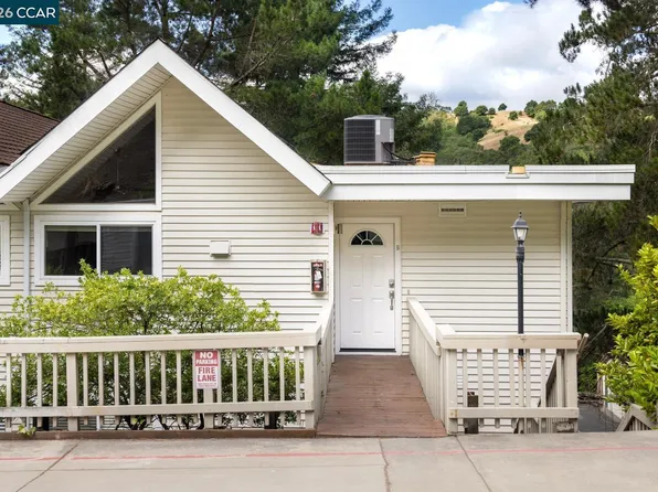 126 Ascot Ct APT B, Moraga, CA 94556