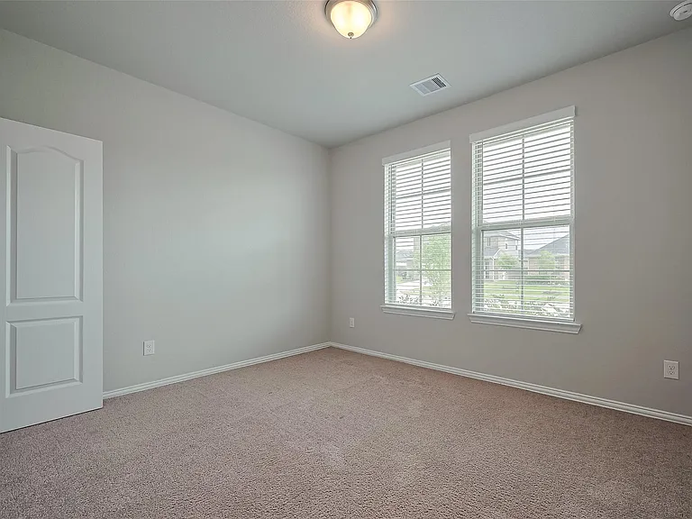 31415 Conover Dr — Photo 32
