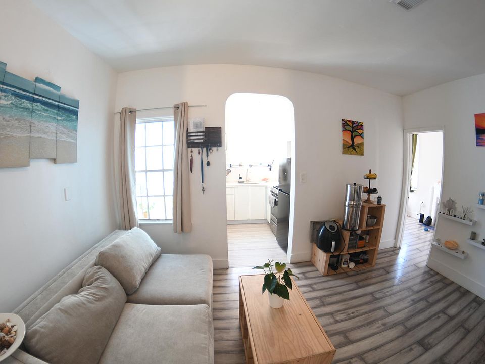 1st image of 752 Euclid Ave APT 11