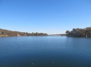 Okmulgee Dr, Cherokee Village, AR 72529