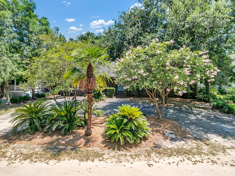 Circular driveway
