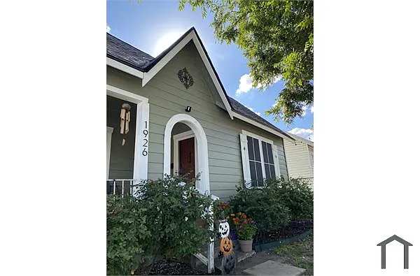 Building Photo - 1926 W Hermosa Dr