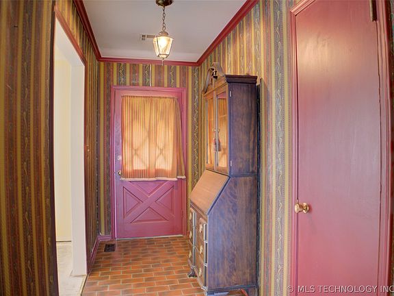 3rd image of 4739 S Lakewood Ave