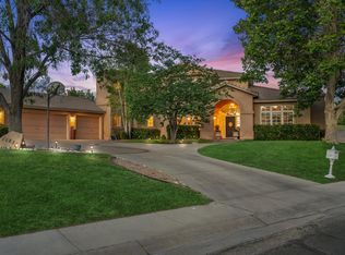 11232 Country Clb NE, Albuquerque, NM 87111