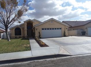 27273 Peach Tree Ln, Helendale, CA 92342