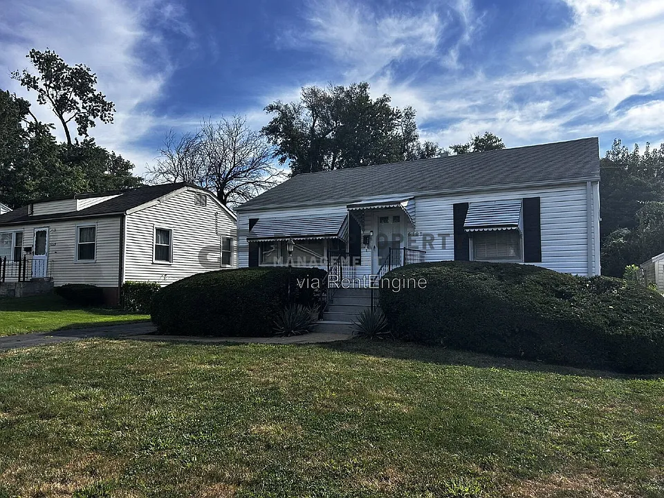 6108 Eaton Dr