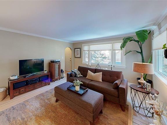 4th image of 3134 Athol St