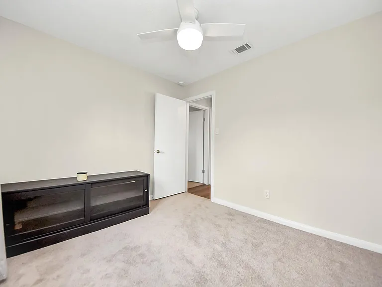 18019 Autumn Hills Dr — Photo 24
