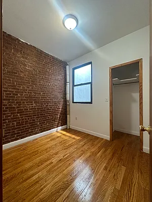 Rented by Peter R. Hungerford, LREB | media 22