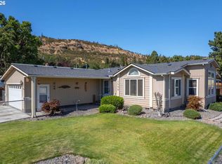 1009 Honey Do St, The Dalles, OR 97058