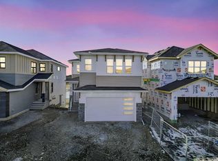 298 E Kinniburgh Loop, Chestermere, AB T1X 0T9