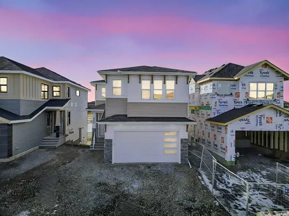 298 E Kinniburgh Loop, Chestermere, AB T1X 0T9