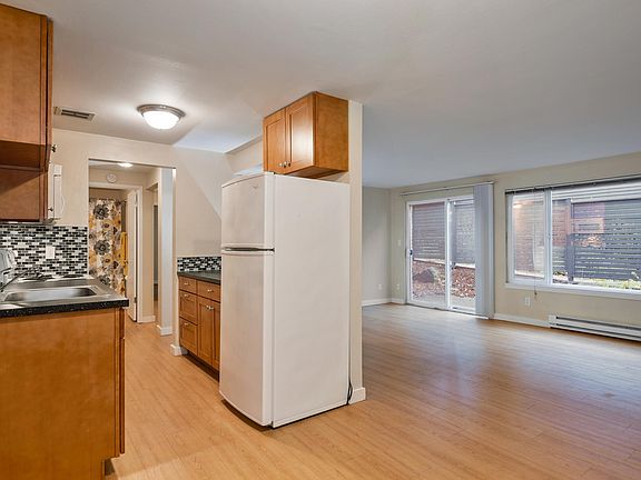 4th image of 1718 14th Ave APT 102