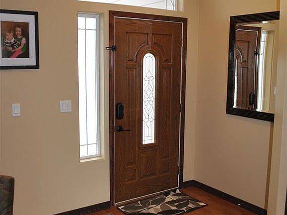 5th image of 18219 E Cres