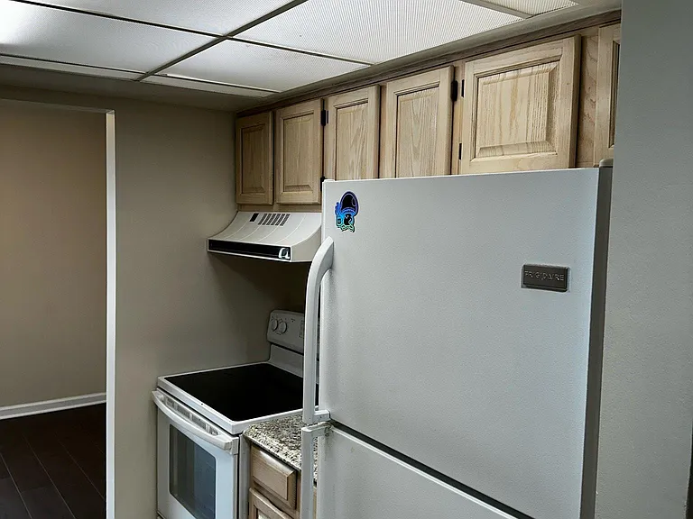 780 E Fox Hills Dr — Photo 18