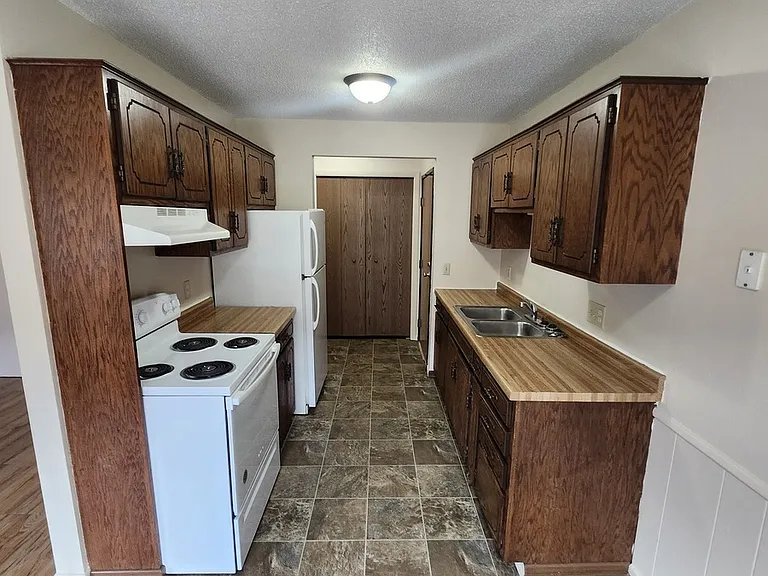 25 14th Ave NE #202 — Photo 4