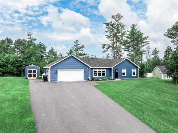 76 Knoll Crest Drive, Bangor, ME 04401