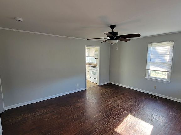 3rd image of 119 Lou Ln