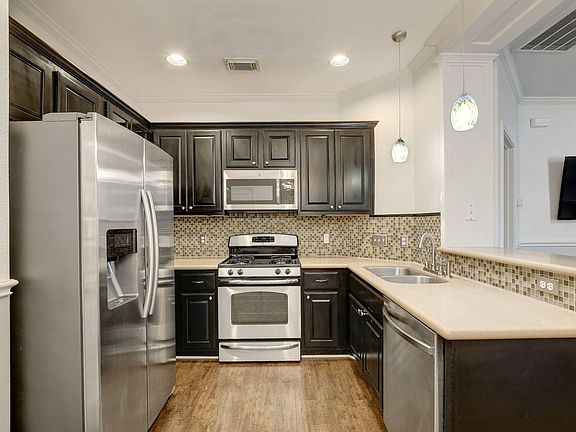 2nd image of 2720 Bond Dr #32C