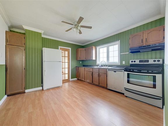 3rd image of 48 Washington Street