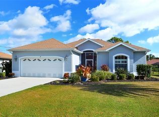 18 Clubhouse Rd, Rotonda West, FL 33947