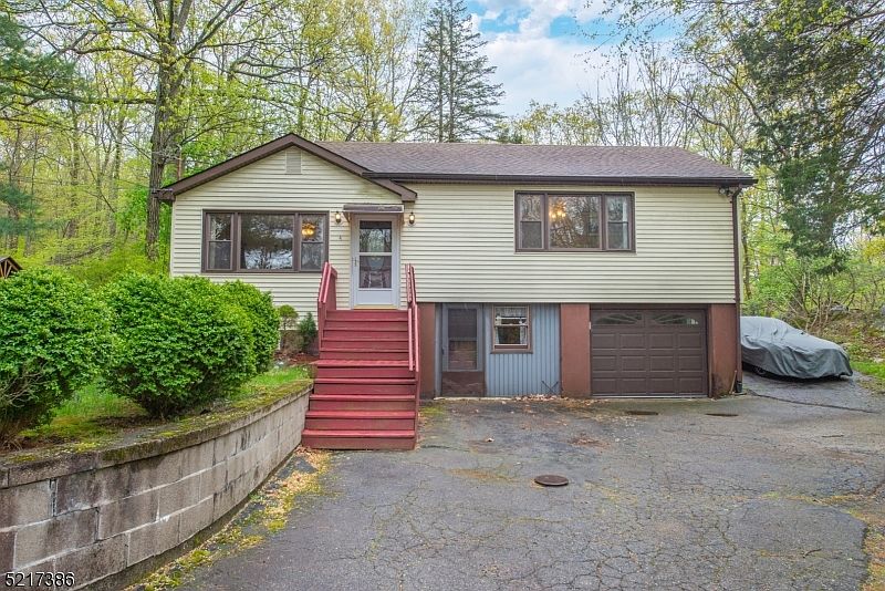 4 Bowdoin Trl, Hopatcong, NJ 07843 Zillow