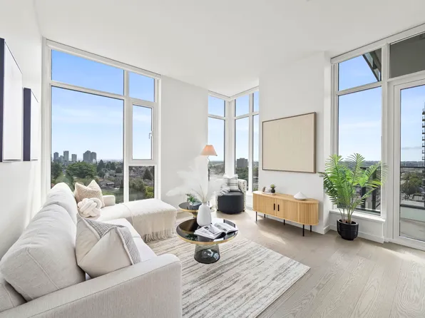 8415 Granville St #905, Vancouver, BC V6P 0M2