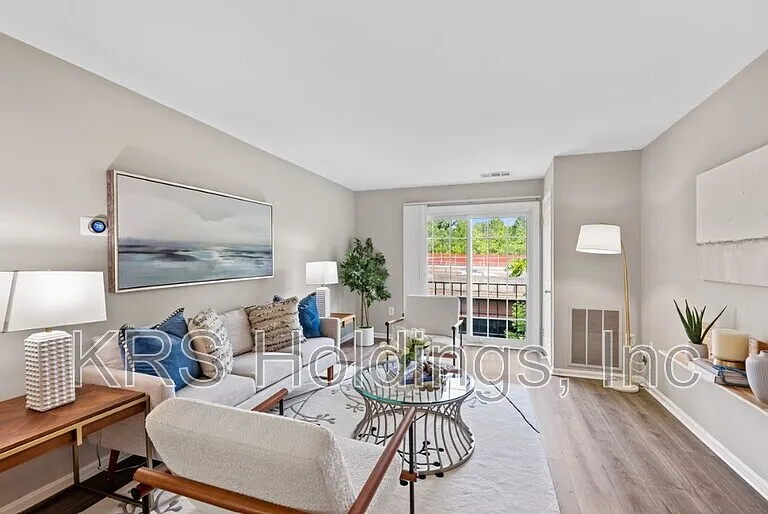 2050 N Calvert St #410 — Photo 5