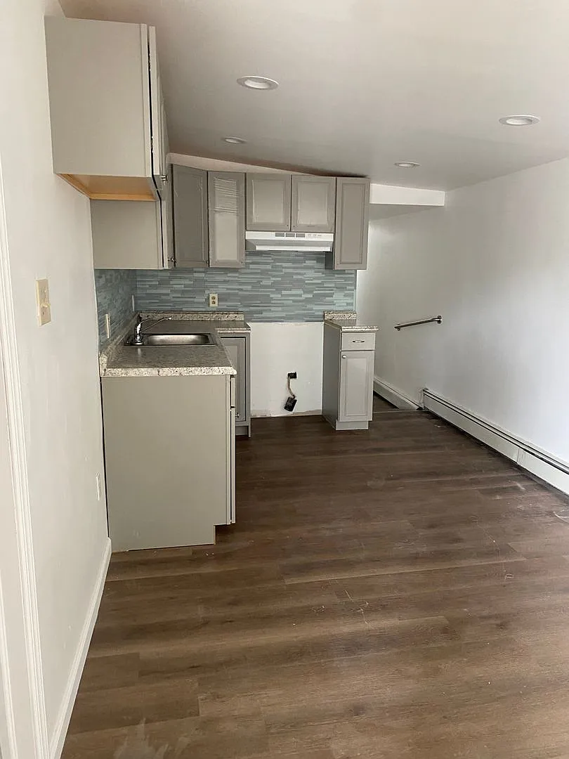 7 Reel St — Photo 1