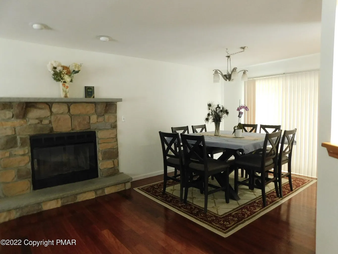 4 bed, 2707 sqft, $2,400 — Photo 2