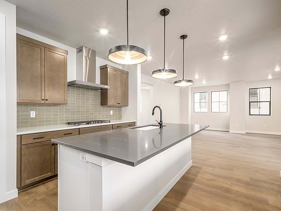 7056 W Terraine Road