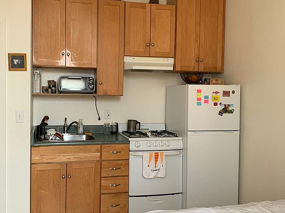 2nd image of 2901 Mission St #1