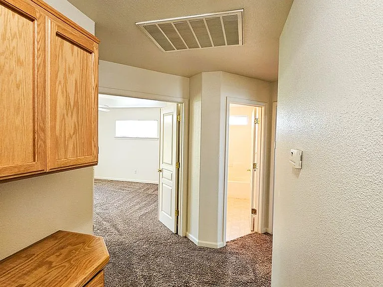 971 Paramount Way — Photo 9
