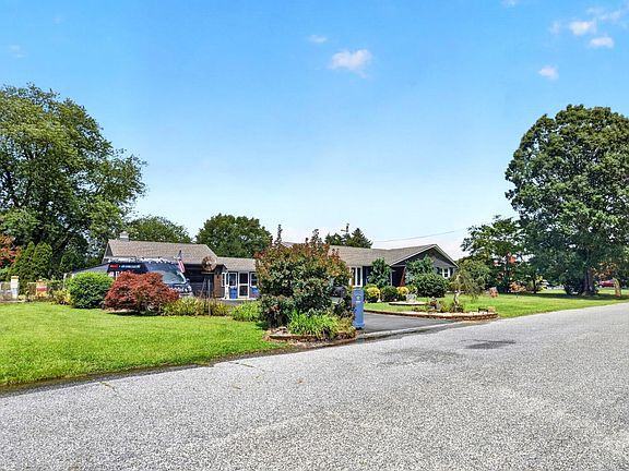 4th image of 74 Mimosa Dr