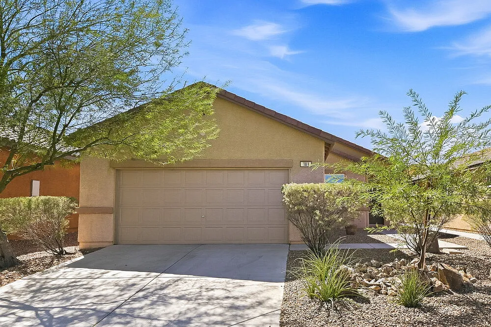 3 bed, 2.0 bath, 1340 sqft, $2,185 — Photo 1