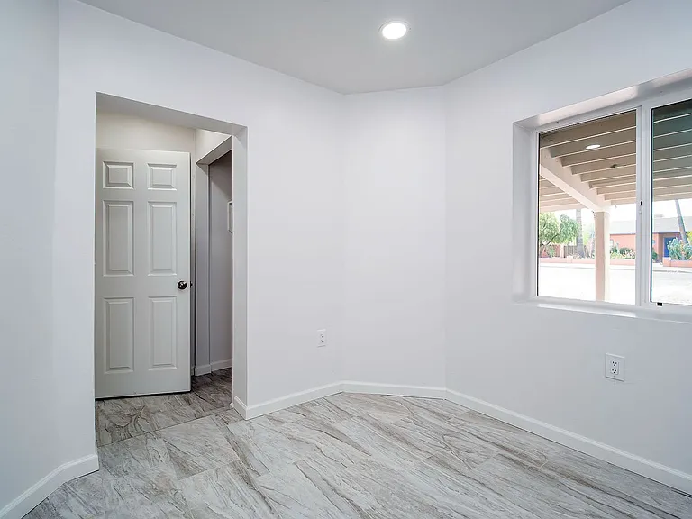 1017 E. West Circle Dr. — Photo 27
